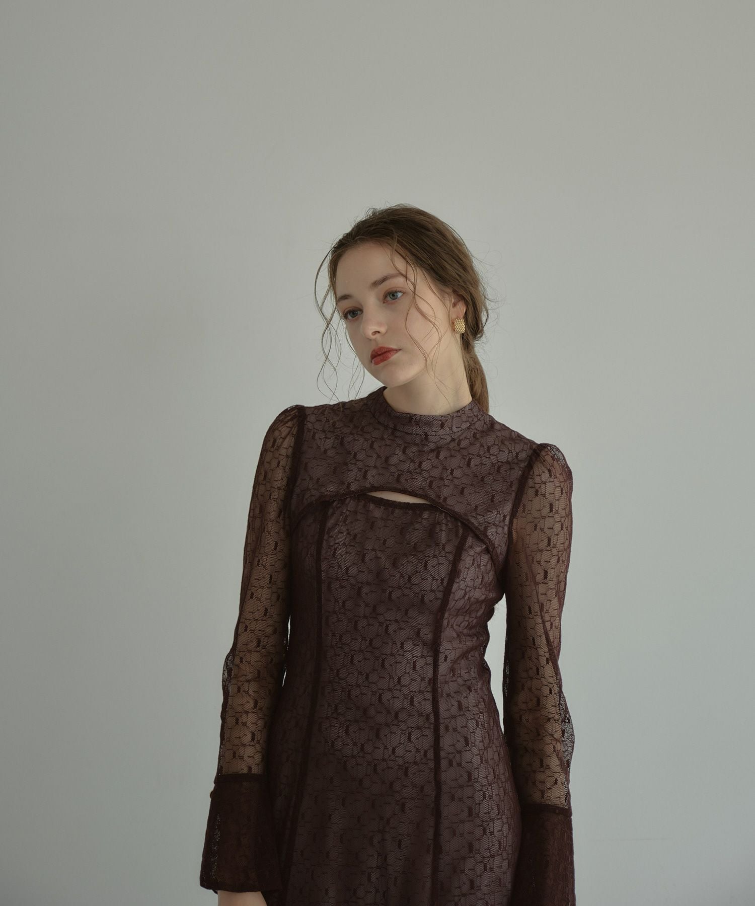 ANDRESD バックオープンジオメトリックドレス ブラウン アンドレスド バックオープンジオメトリックドレス 結婚式 ドレス