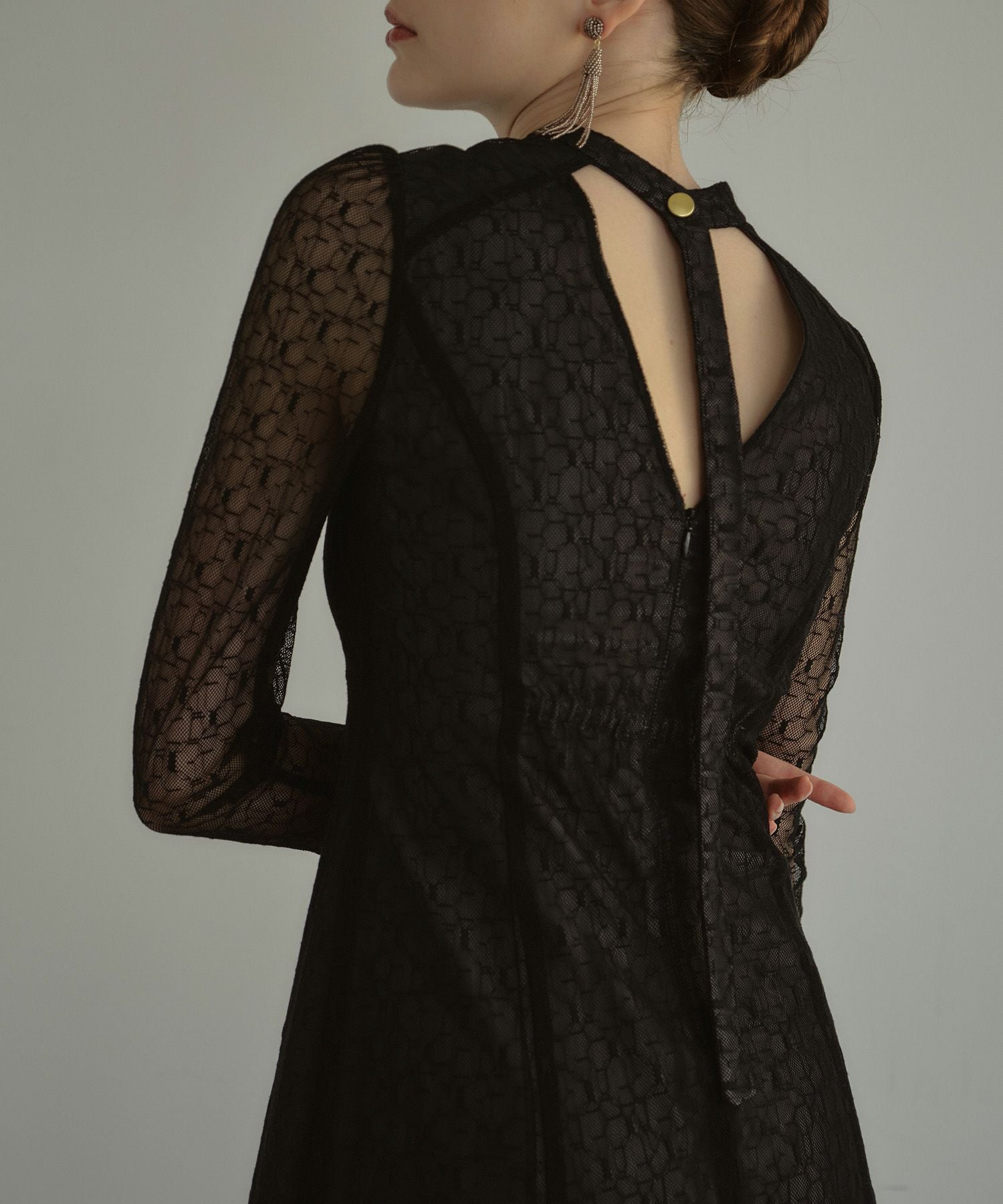 アンドレスド バックオープンジオメトリックドレス 結婚式 ドレス