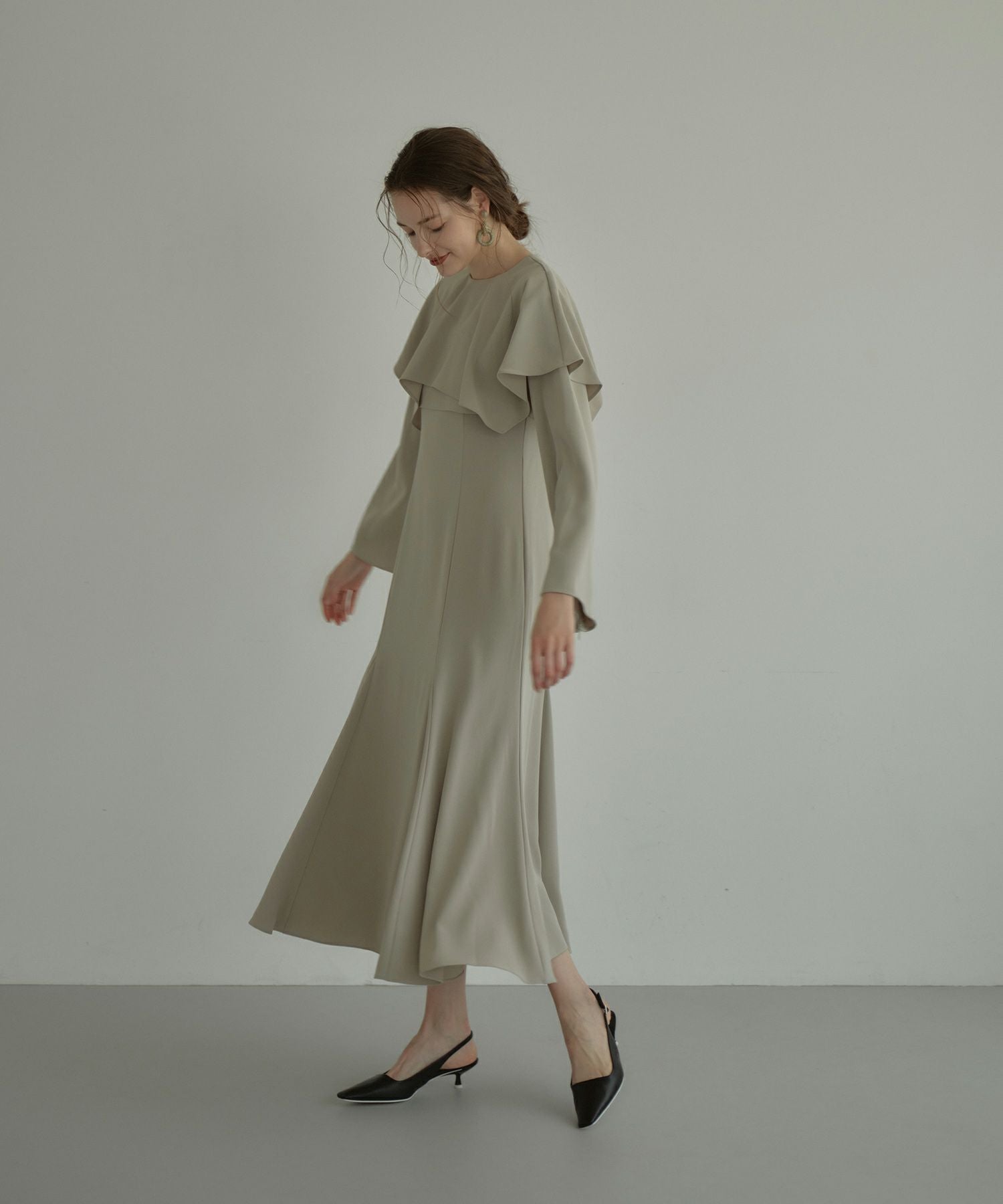 アンドレスド ワントーンケープドレス 結婚式 お呼ばれ ドレス