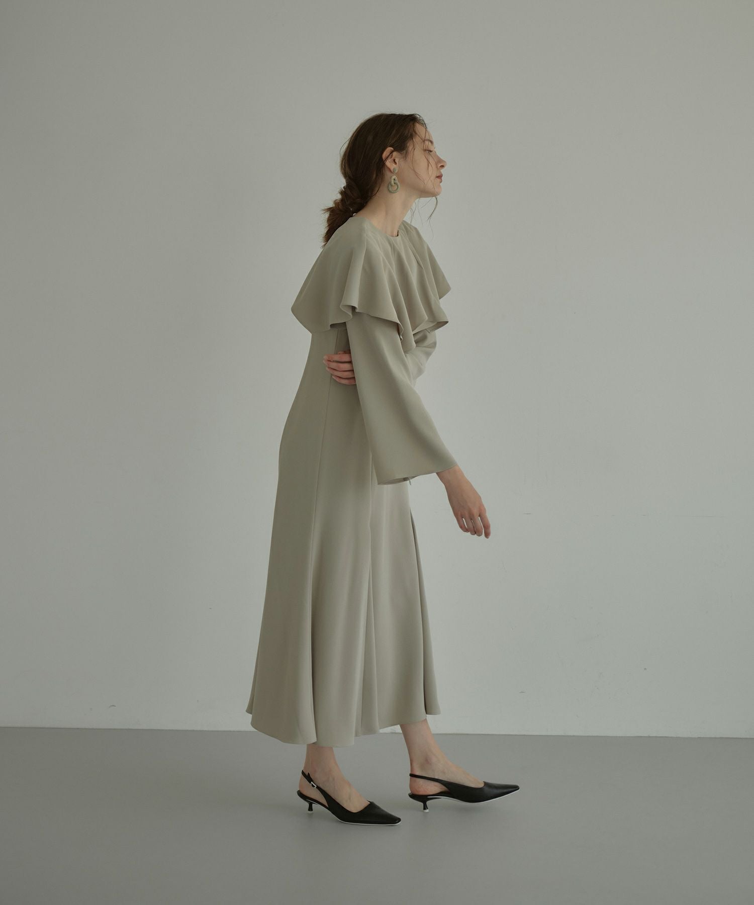 アンドレスド ワントーンケープドレス 結婚式 お呼ばれ ドレス