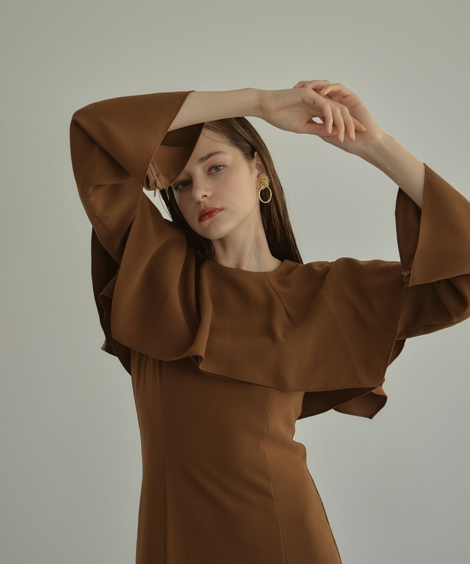 アンドレスド ワントーンケープドレス 結婚式 お呼ばれ ドレス