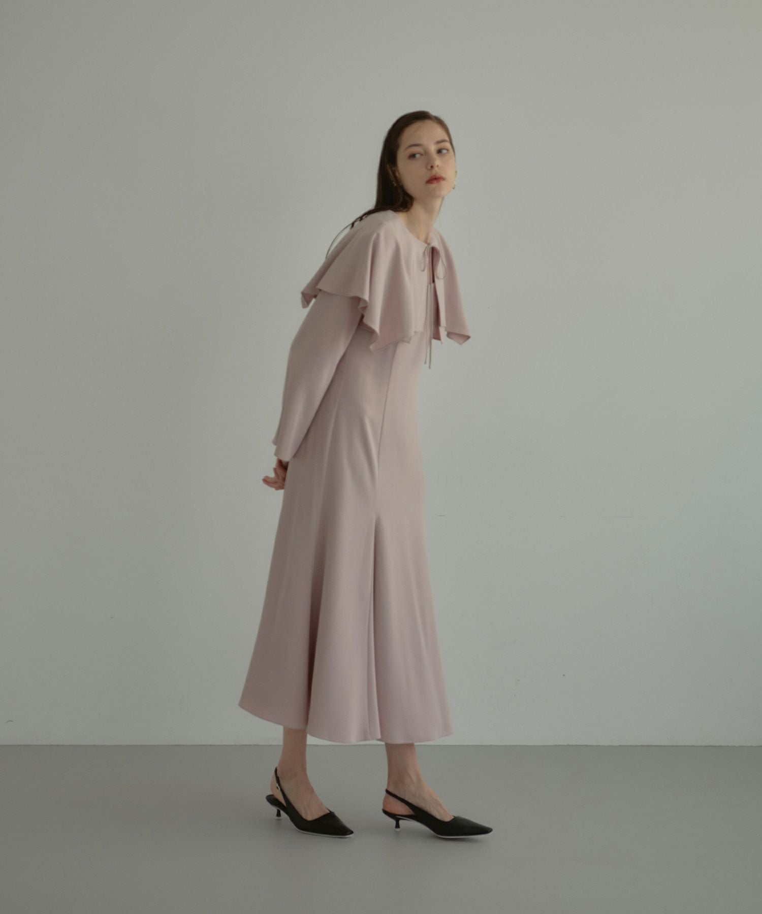 アンドレスド ワントーンケープドレス 結婚式 お呼ばれ ドレス