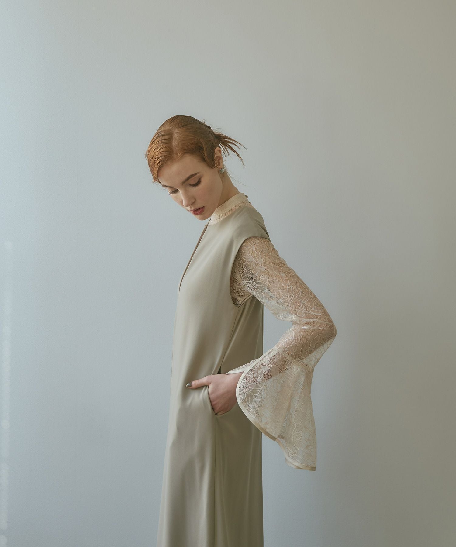 bell sleeve slit dress | ANDRESD