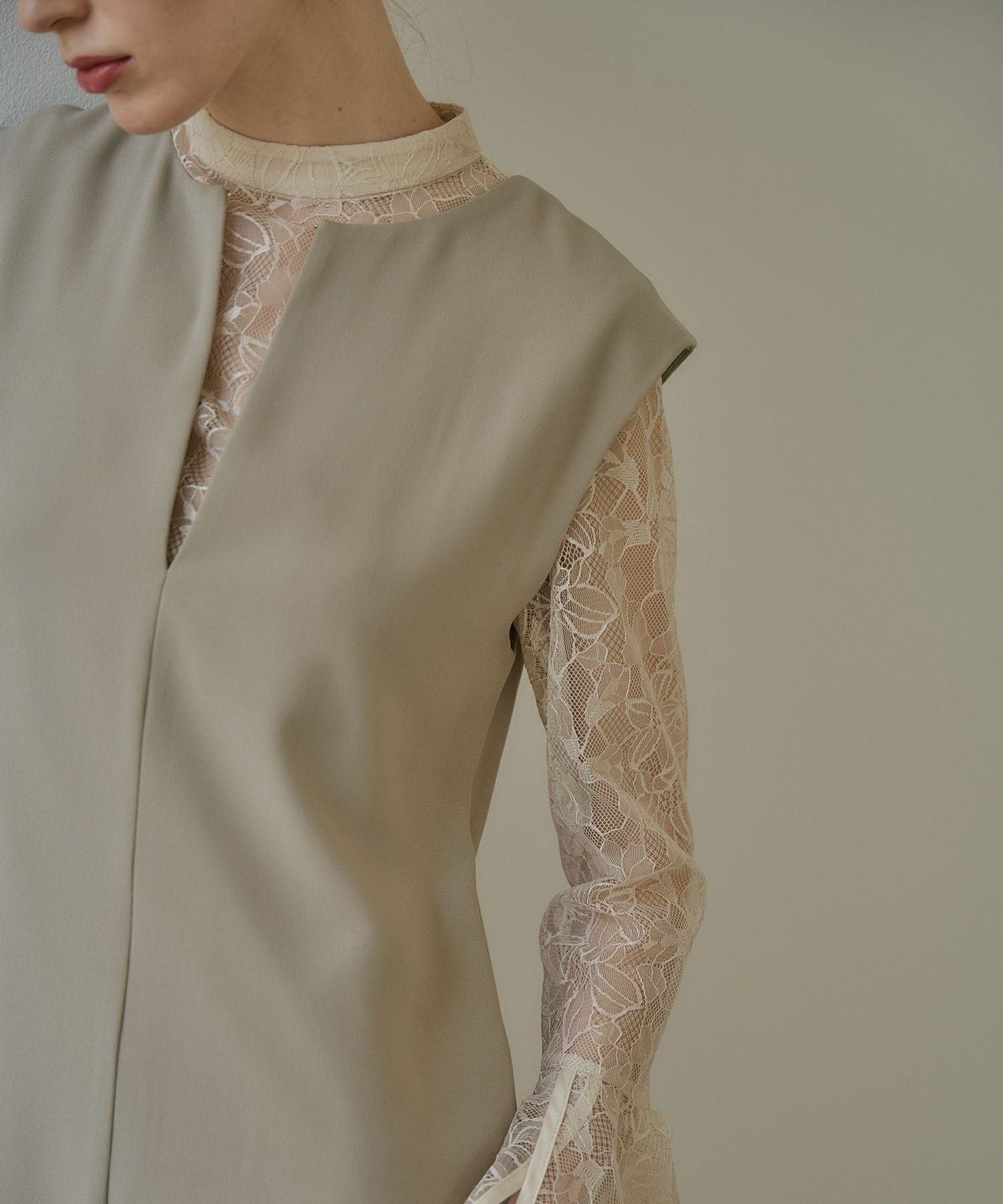 bell sleeve slit dress | ANDRESD