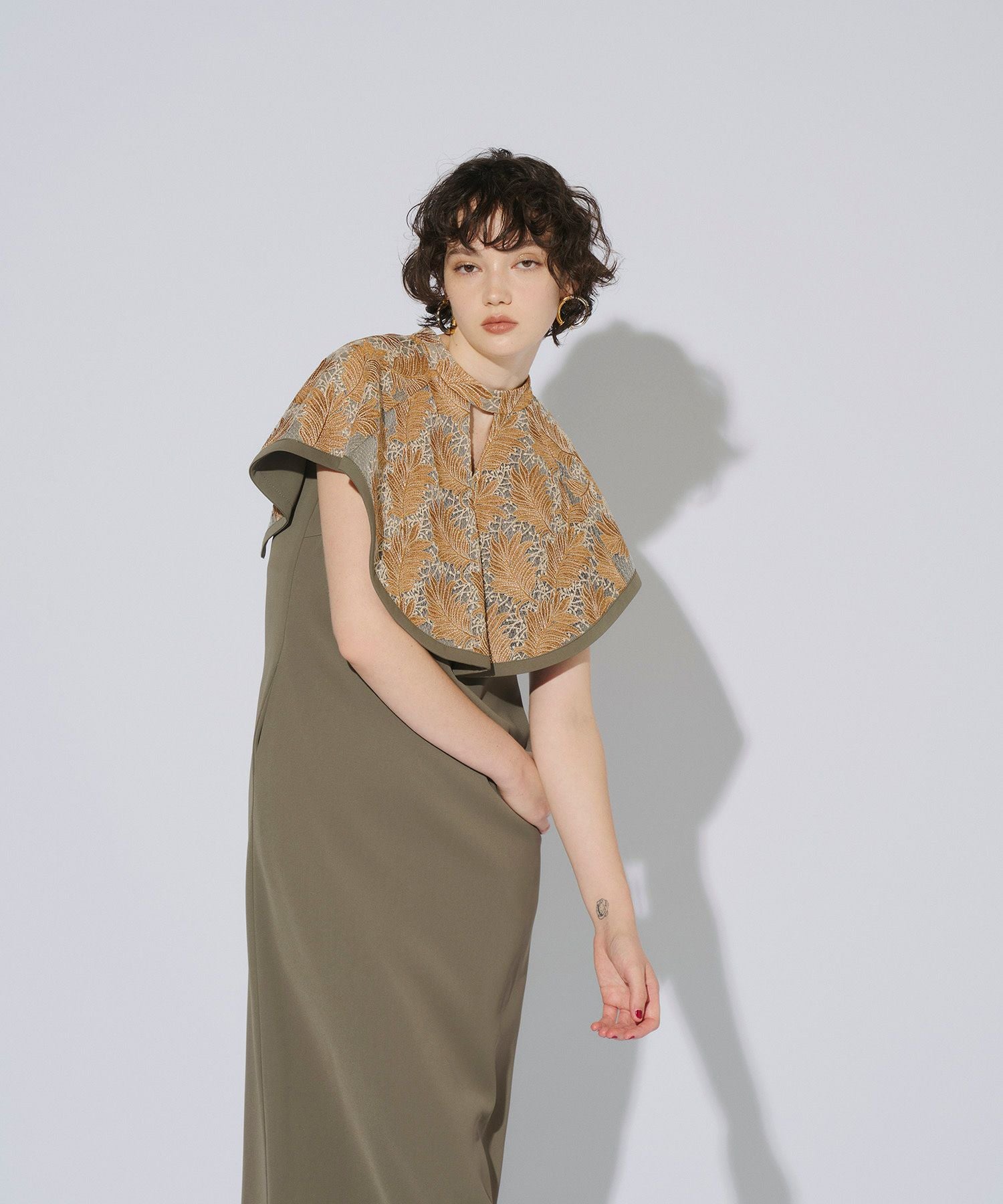 embroidery cape dress | ANDRESD