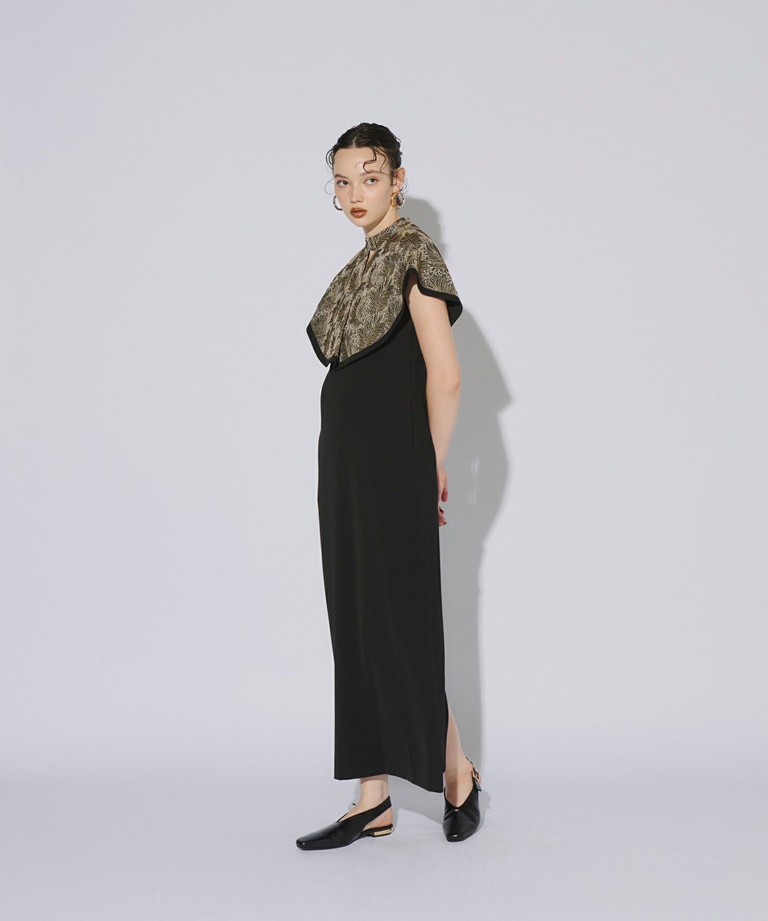 embroidery cape dress | ANDRESD