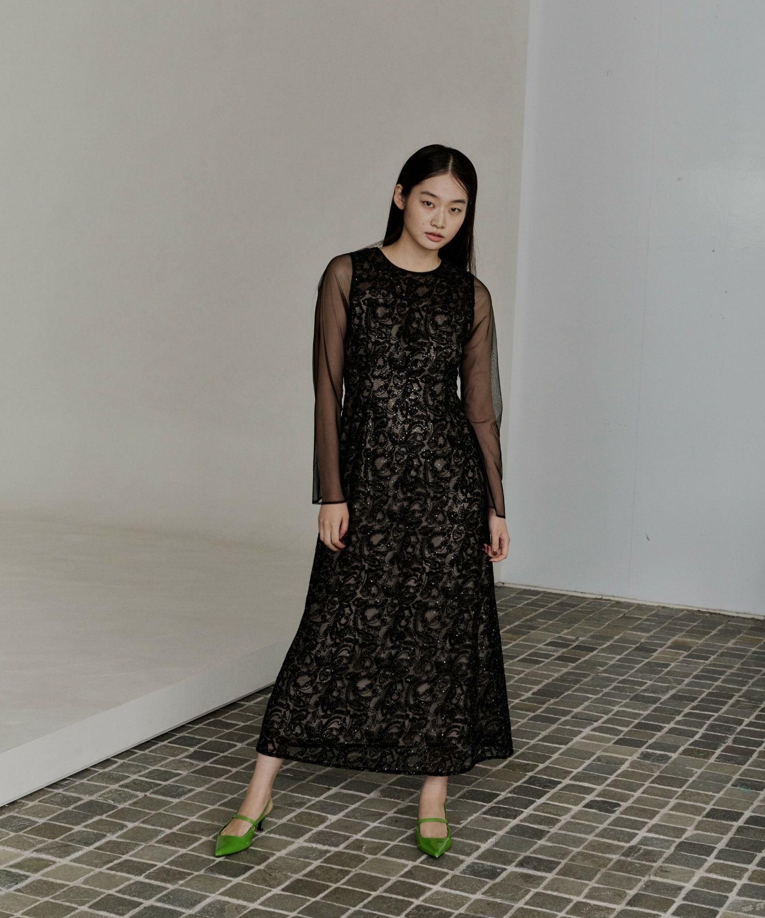 【新作】leaf embroidery back design dress leaf embroidery back design dress | ANDRESD