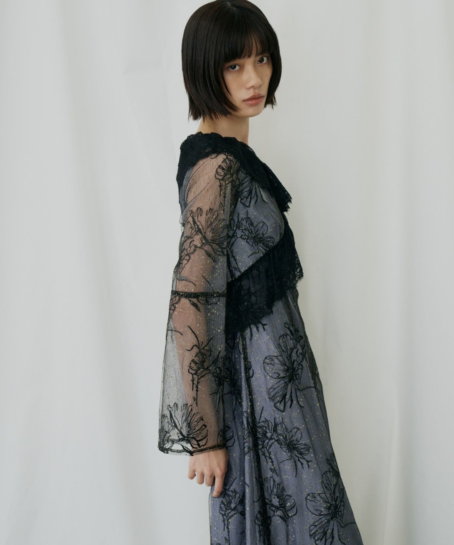 【週末値下げ！！】ANDREA&Co フラワーデザインマットサテンドレス CW2963 詳細 | ウエディングドレスを格安で探すならCOCOMELODY
