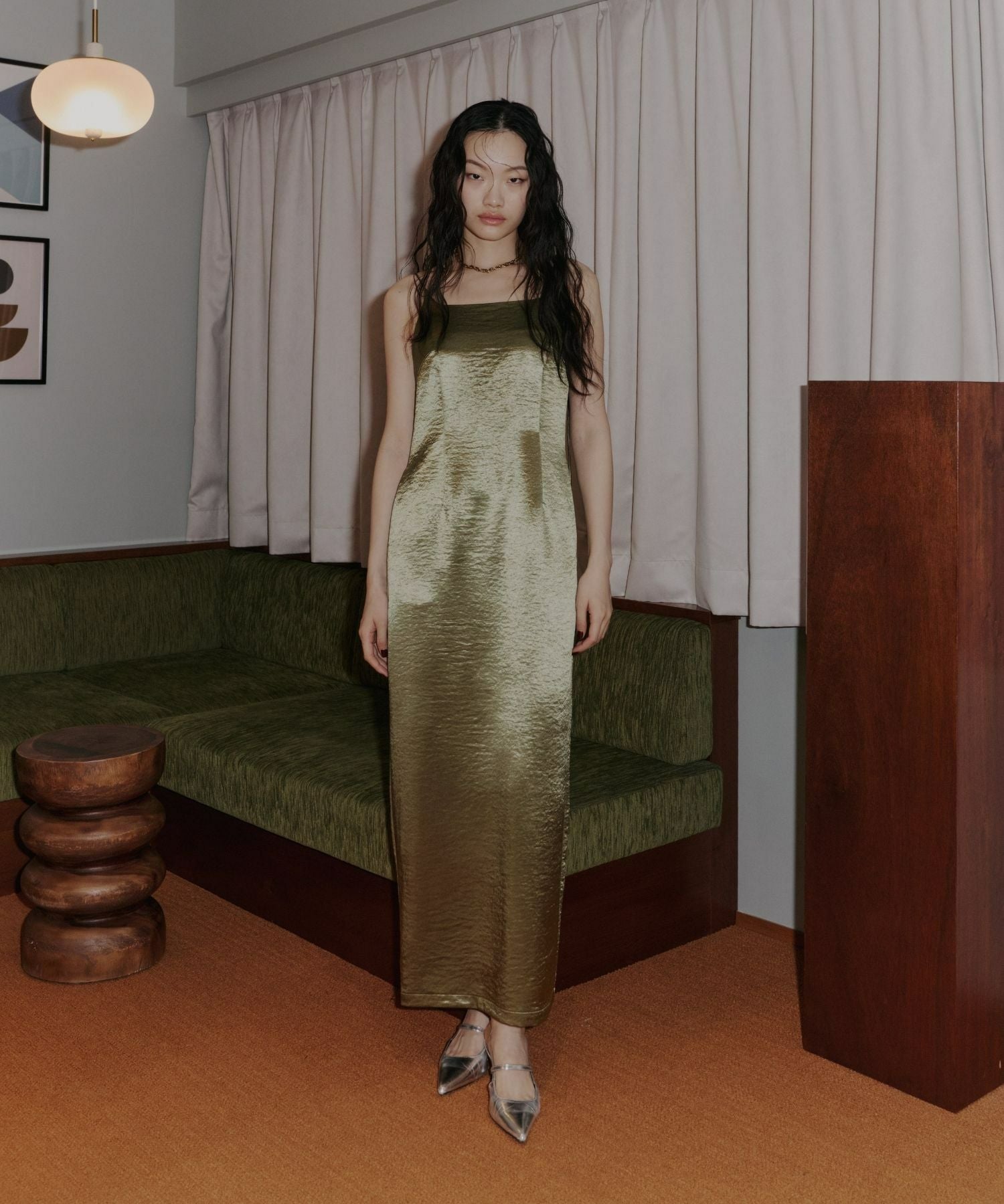 glossy satin back ribbon dress | ANDRESD