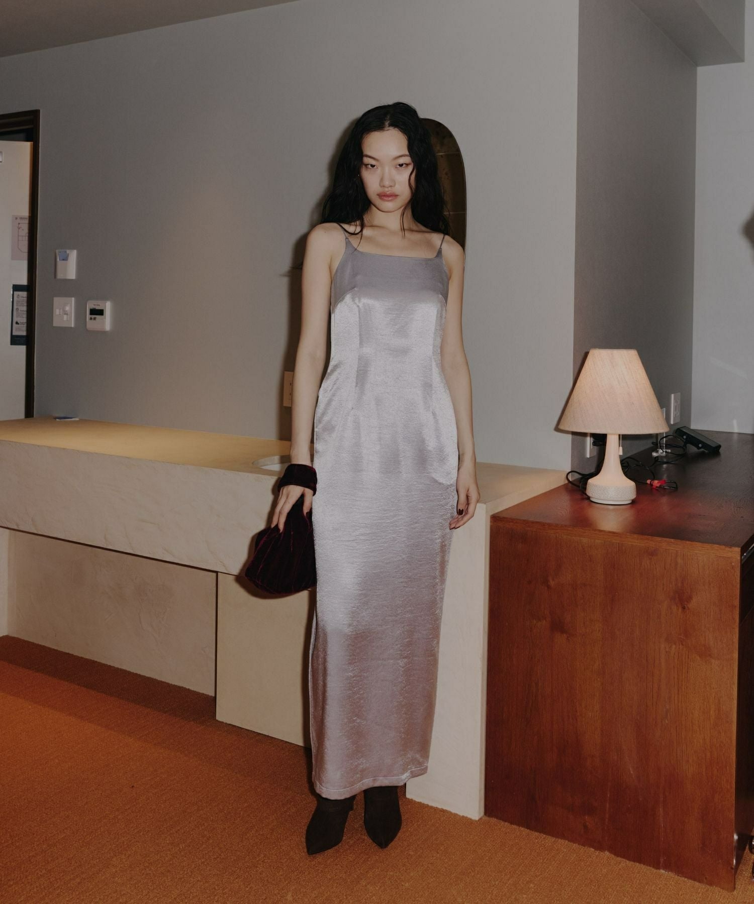 glossy satin back ribbon dress | ANDRESD