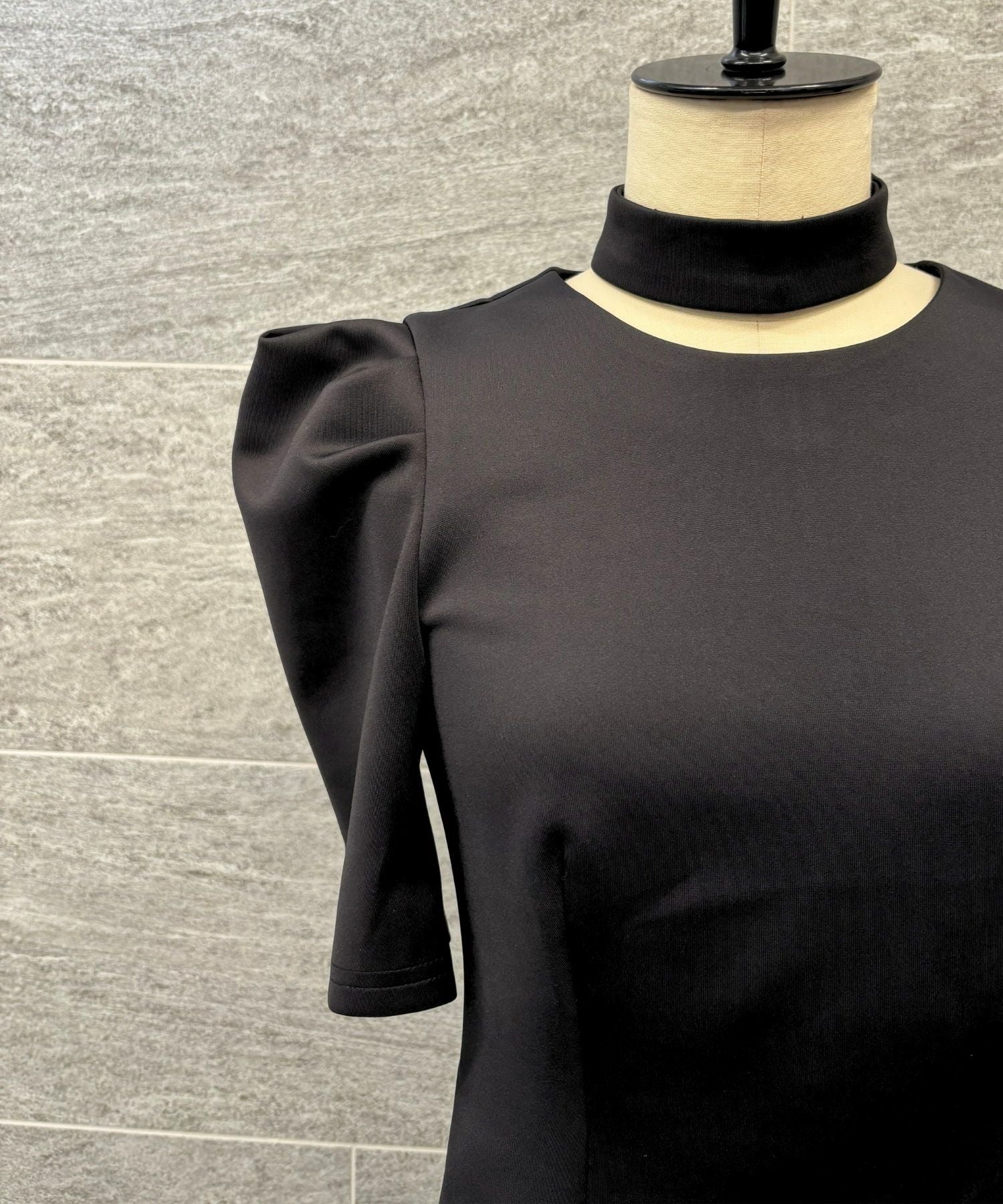 旧d.i.a.　タグ、アクセサリー付、肩出しトップス accent choker tops | ANDRESD