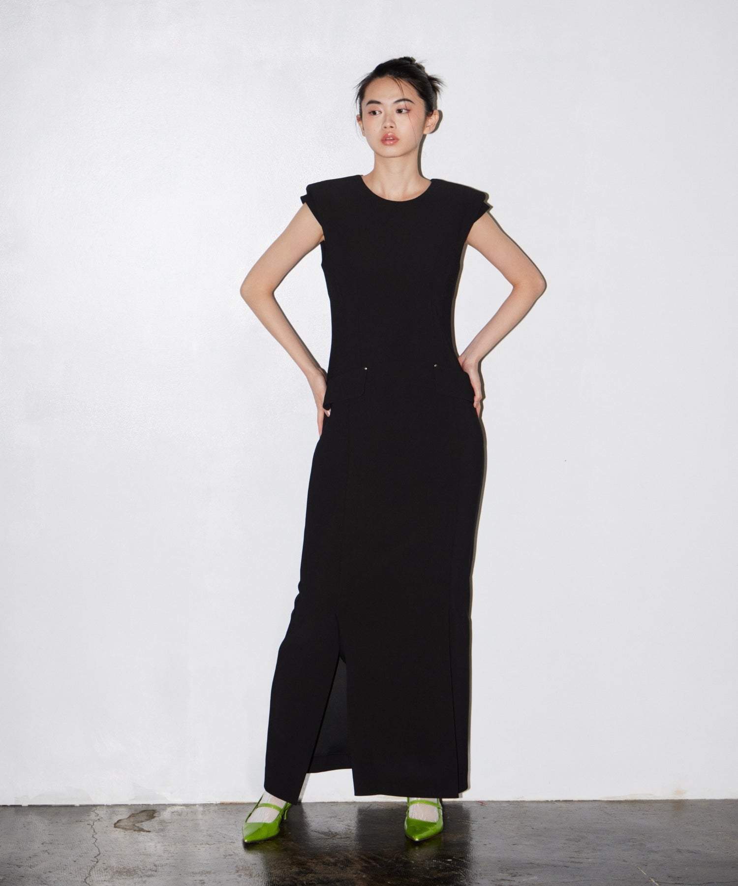 Back Open Form Dress | ANDRESD